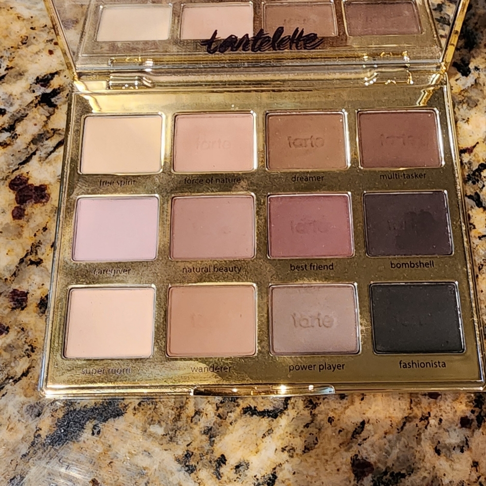 Tarte TARTELETTE eyeshadow palette Amazonian